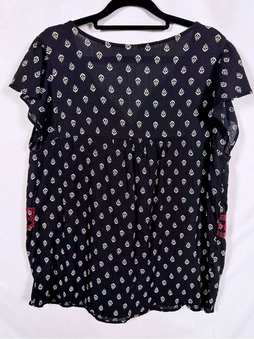 Old Navy Boho Embroidered Flutter Sleeve Blouse Sz L Black Red Tassel Top